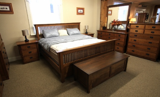 Mission 7 pc Oak Spindle Mennonite Bedroom Suite Mennonite Furniture Ontario at Lloyd's Furniture Gallery in Schomberg